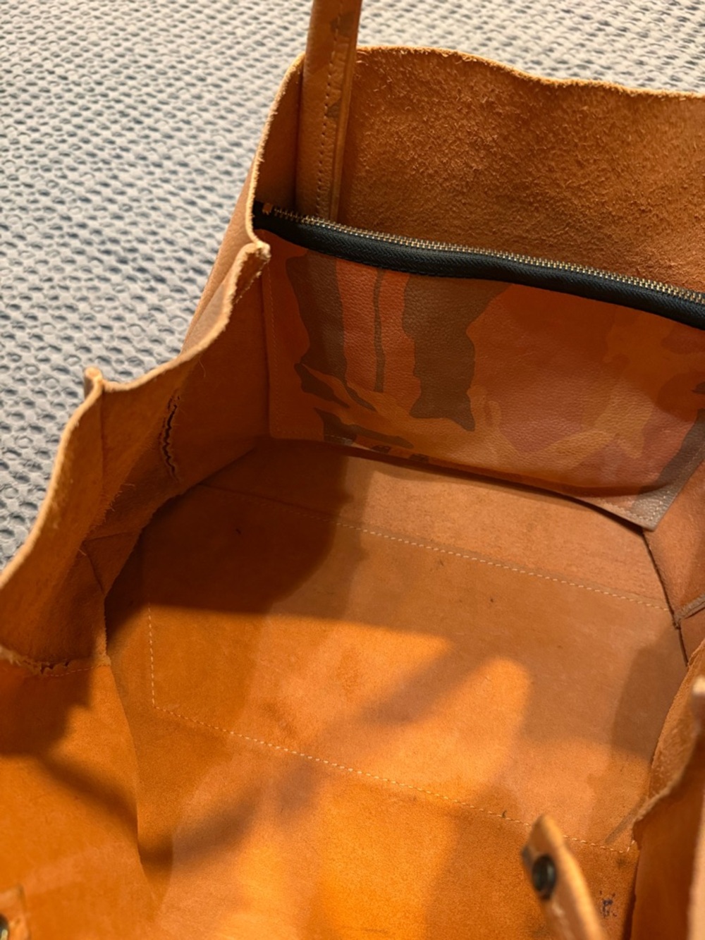 Ampersand as Apostrophe leather genuine leather tote bag - Picture 8 of 10
